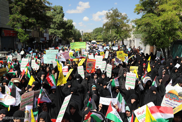 Tehran prayers condemn Israeli regime's crimes in Palestine, Myanmar