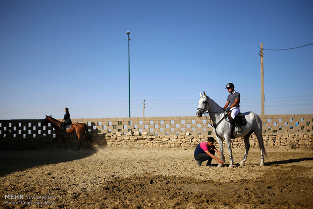 Horse jumping race on Quds Day