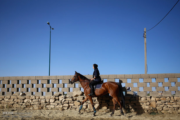 Horse jumping race on Quds Day