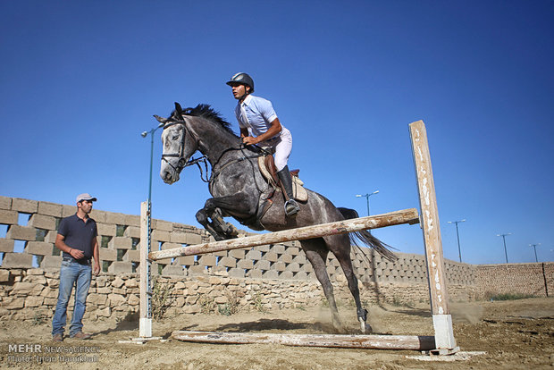 Horse jumping race on Quds Day