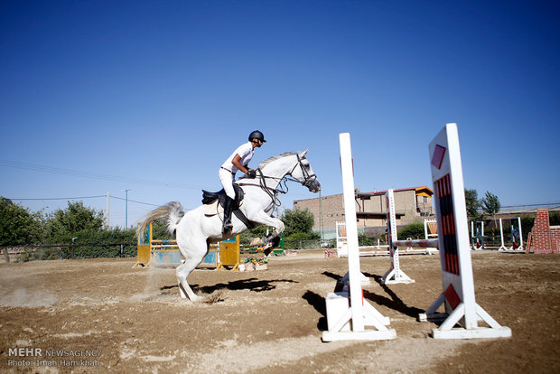 Horse jumping race on Quds Day