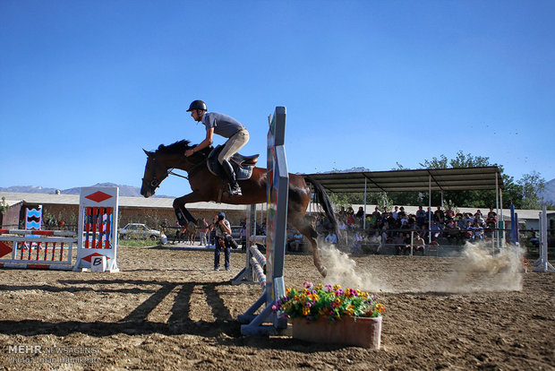 Horse jumping race on Quds Day