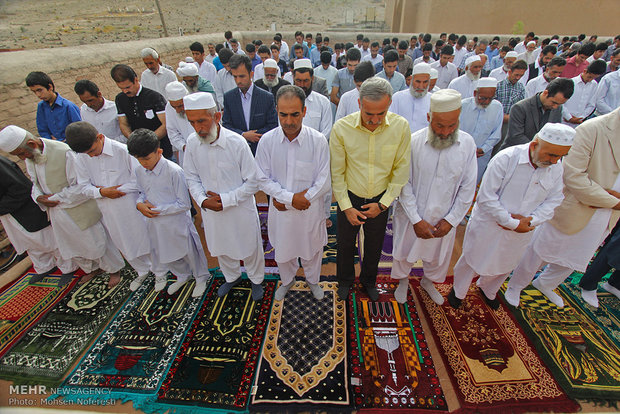 صلاة العيد في ايران