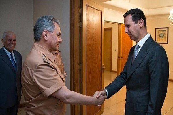 حضور بشار اسد در پایگاه هوایی «حمیمیم» در لاذقیه