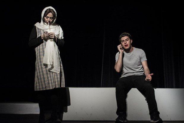 «خشکسالی و دروغ» در تئاتر شهر تبریز به روی صحنه رفت