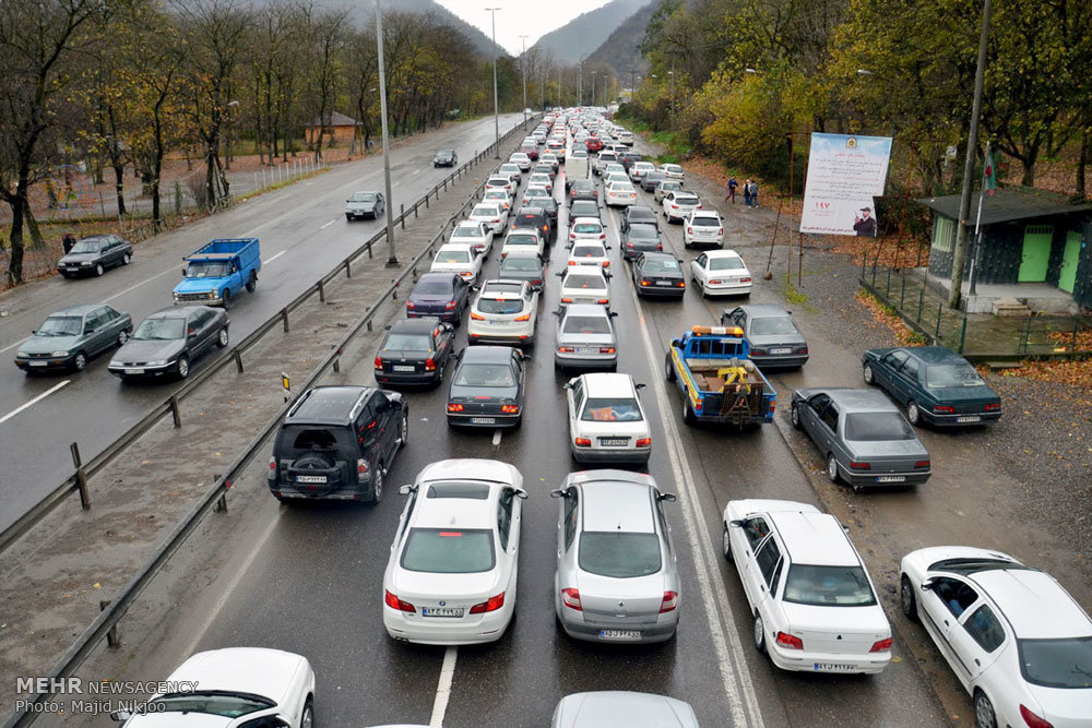 ترافیک سنگین در محورهای چالوس و هراز و تردد روان در جاده فیروزکوه