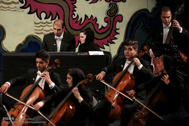 İran’da oda orkestrası performansı