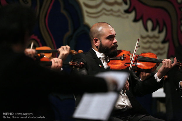 İran’da oda orkestrası performansı