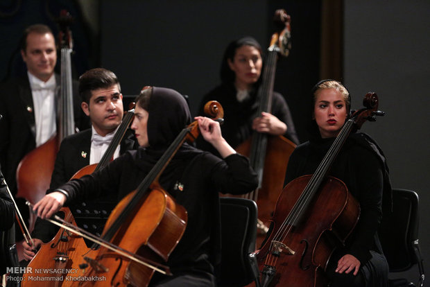 İran’da oda orkestrası performansı