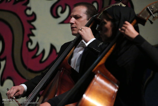 İran’da oda orkestrası performansı