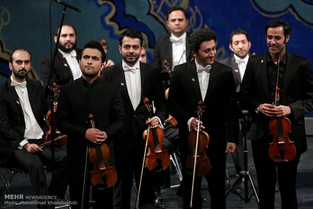 İran’da oda orkestrası performansı