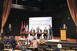 Iran signs 1st IPC with France Total