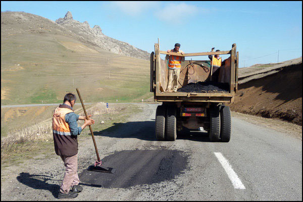 همکاری قرارگاه خاتم الانبیاء برای استقرار اکیپ های راهداری