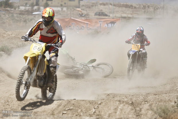 Hemedan’da motosiklet yarışması