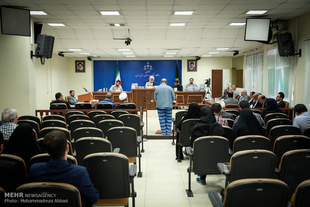 کافی نبودن تعداد وکلا و عدم آزادی؛ بهانه تکراری منتقدان قانون