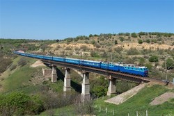 راه آهن قزوین به رشت امسال آماده عبور قطار می شود