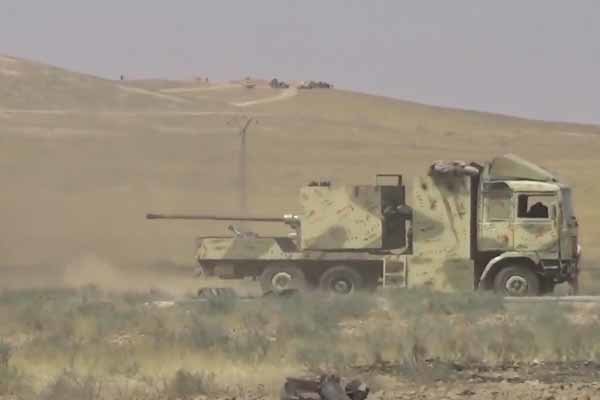 الجيش السوري يدمر تحصينات لـ"داعش" في الرقة وحمص ودير الزور