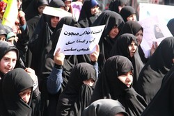 راهپیمایی بزرگ صیانت از حریم خانواده در مشهد برگزار شد