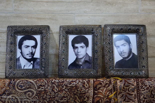 رفوف القلب في ايران معتقة بذكريات الشهداء الدافئة