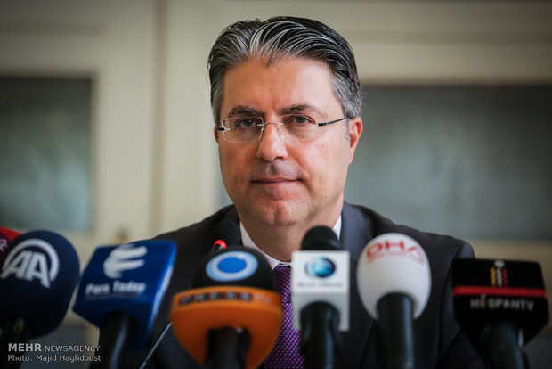 Turkish amb. holds presser in Tehran