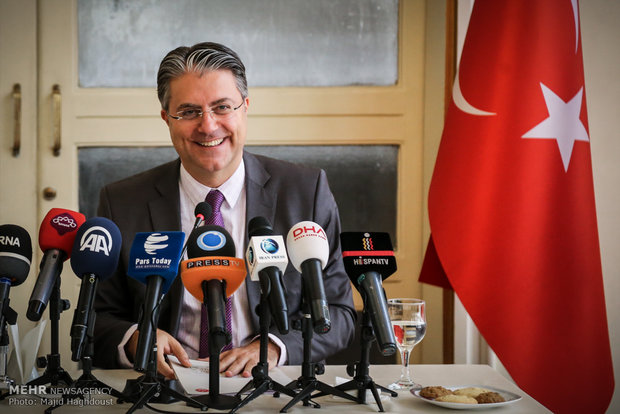 Turkish amb. holds presser in Tehran