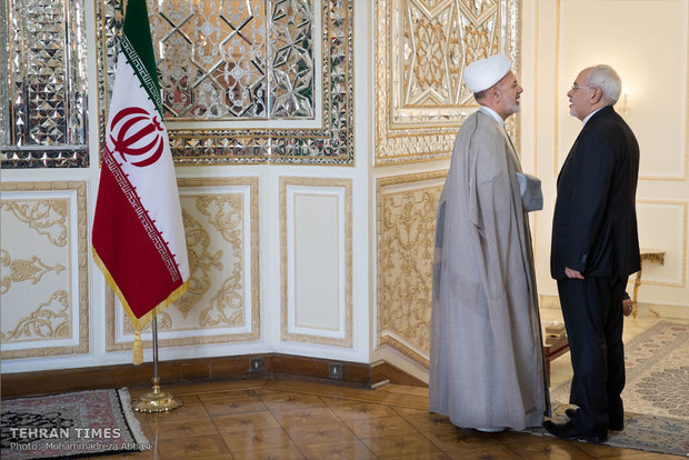 Zarif receives Omani counterpart in Tehran