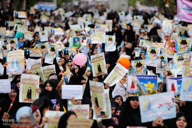 تجمع بزرگ بانوان همدانی با موضوع عفاف و حجاب 