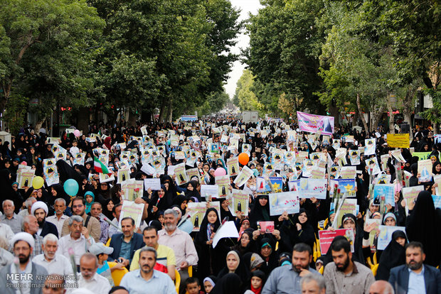 تجمع بزرگ بانوان همدانی با موضوع عفاف و حجاب 