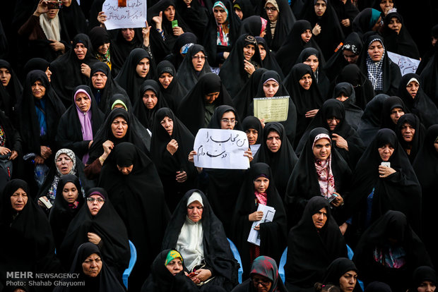 سيدات ايران تحتفل باليوم الوطني للعفاف والحجاب
