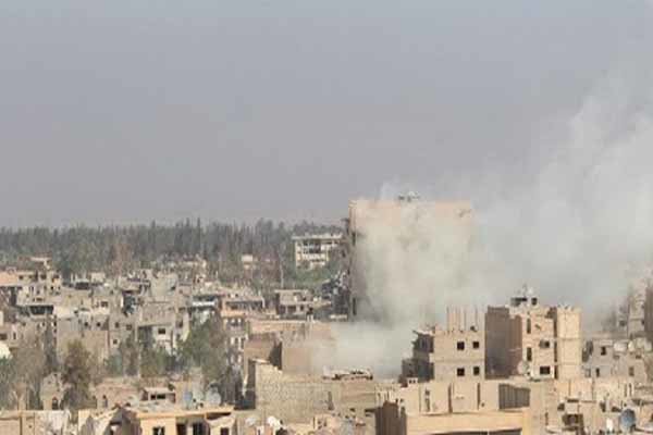 حملات موشکی و خمپاره ای داعش به برخی محله های شهر دیرالزور سوریه