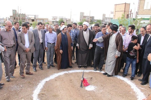 کلنگ مجتمع فرهنگی و هنری شهرستان سنقر و کلیایی به زمین زده شد