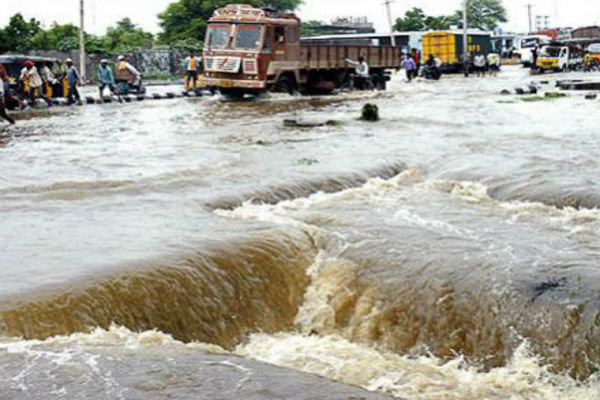افزایش تلفات بارش شدید باران در هند/ ۶۴ کشته و ۵۴ زخمی