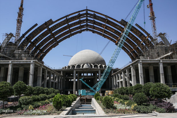 Tehran home of world's largest metal, concrete porch