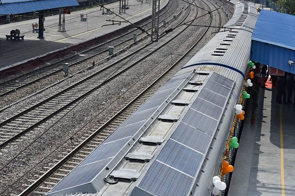 ہندوستان میں ٹرین کی ٹکر سے 4 خواتین ہلاک