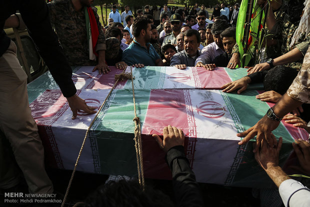 مراسم تشییع و تدفین دو شهید گمنام در اهواز