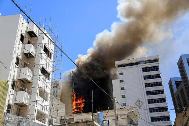 آتش سوزی در خیابان امام رضا(ع) مشهد