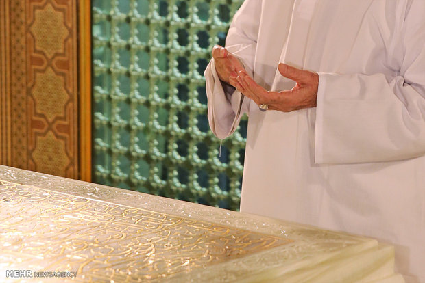 Leader attends dusting ceremony of Imam Reza Holy Shrine