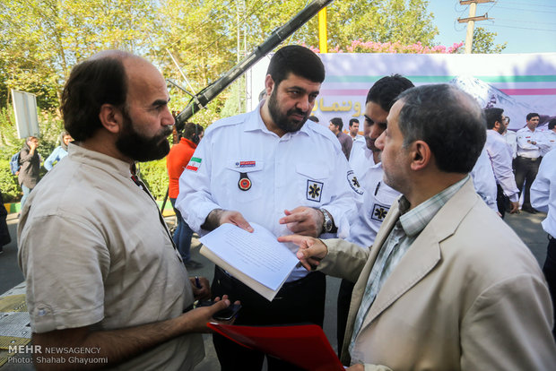 رونمایی از ۲۰۰ دستگاه موتور لانس در تهران با حضور وزیر بهداشت 