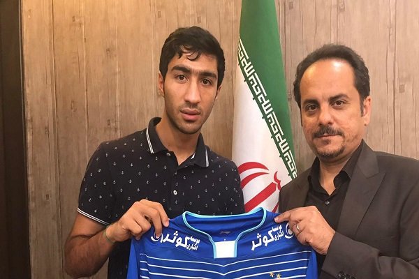 قرارداد محسن کریمی برای دو فصل با آبی پوشان تمدید شد