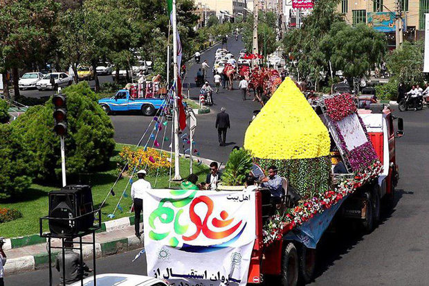 کاروان گل در شهر قم به حرکت درآمد