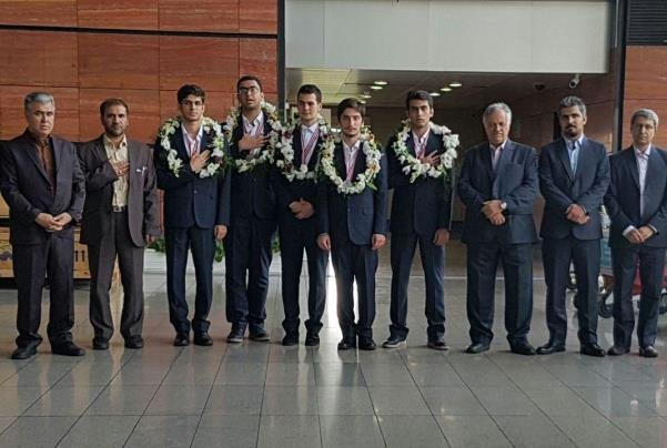 تلاميذ إيرانيون يحرزون 5 ميداليات ذهبية في الأولمبياد العالمي للفيزياء