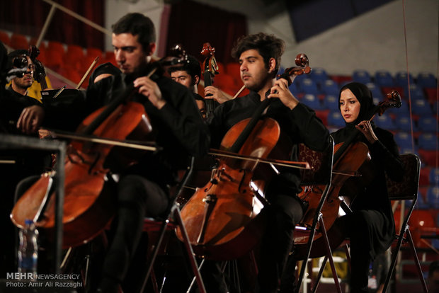 National Orchestra performs in Sari