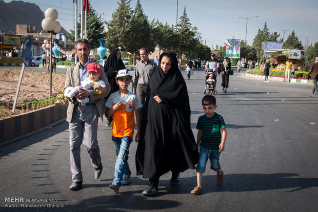 همایش پیاده‌روی خانوادگی در بسطام