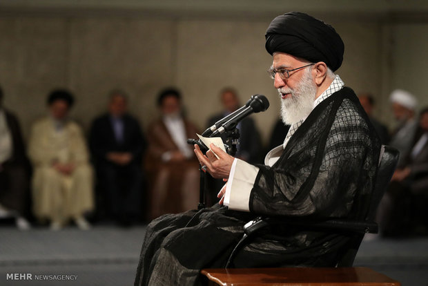 قائد الثورة الاسلامية يستقبل مسؤولين لشؤون الحج