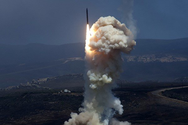 آمریکا موشک بالستیک قاره پیما آزمایش می کند