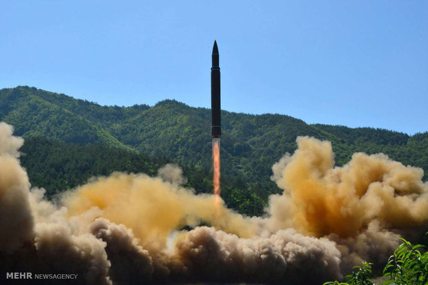 کره‌شمالی ۲ پرتابه جدید شلیک کرد