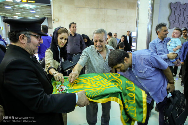 حضور کاروان زیر سایه خورشید در فرودگاه مهرآباد