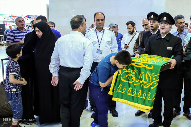 حضور کاروان زیر سایه خورشید در فرودگاه مهرآباد