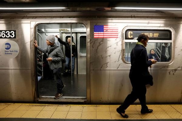 New York metrosunda bıçaklı saldırılar: 2 ölü