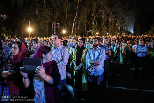 Si multimedia concert at Sa'dabad Palace
